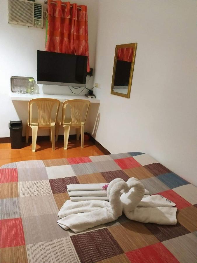 Park Vil-La Apartelle Quezon City Extérieur photo