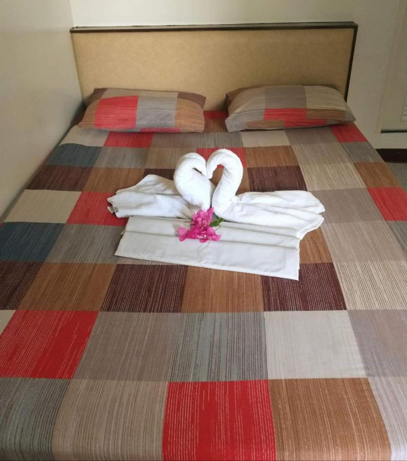 Park Vil-La Apartelle Quezon City Extérieur photo