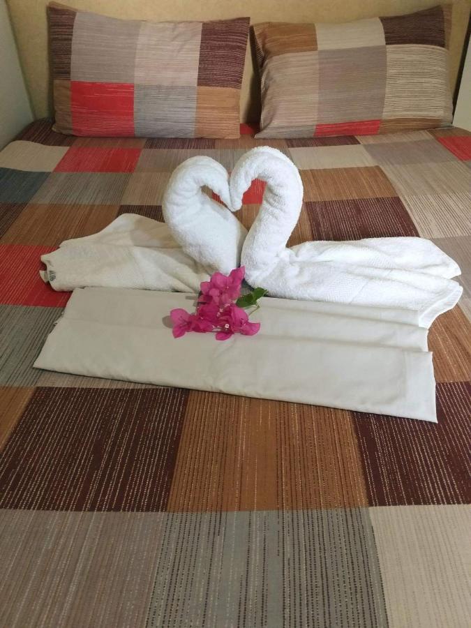 Park Vil-La Apartelle Quezon City Extérieur photo