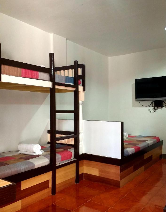 Park Vil-La Apartelle Quezon City Extérieur photo