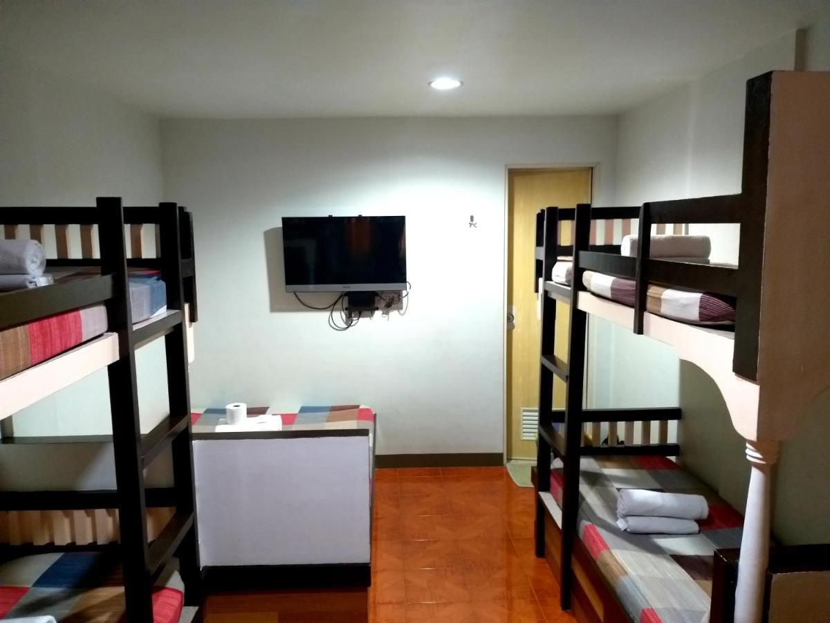 Park Vil-La Apartelle Quezon City Extérieur photo