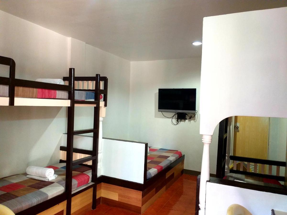 Park Vil-La Apartelle Quezon City Extérieur photo